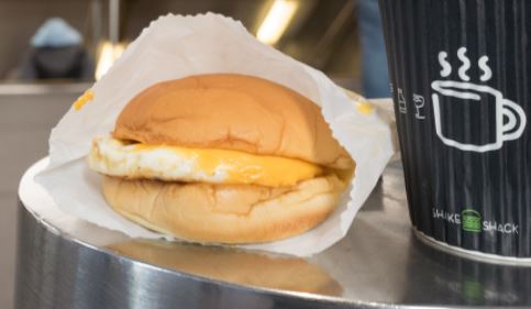 egg and cheese sandwich in shake shack catering